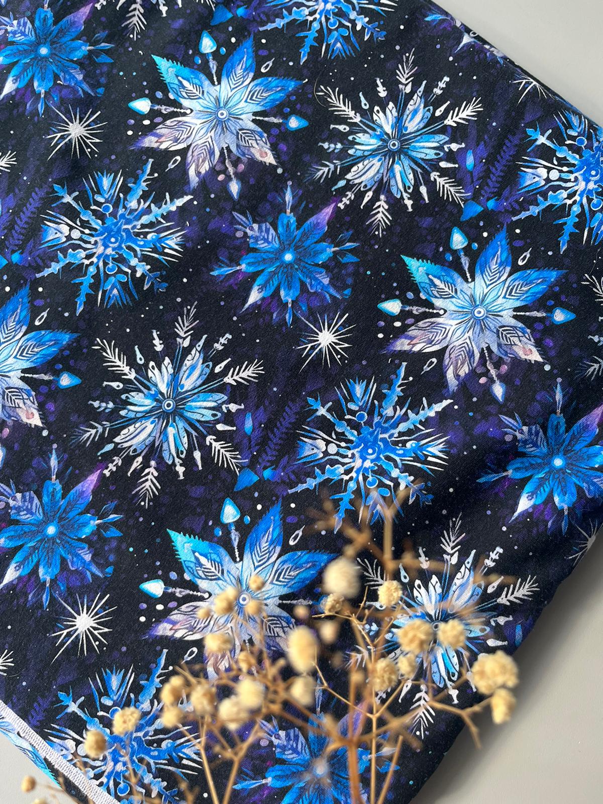 Schneeflocke auf schwarz   Winterzeit Aktuelle Vorbestellung
